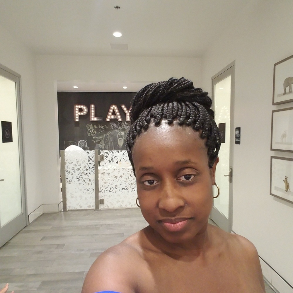Meet your Posher, Munira